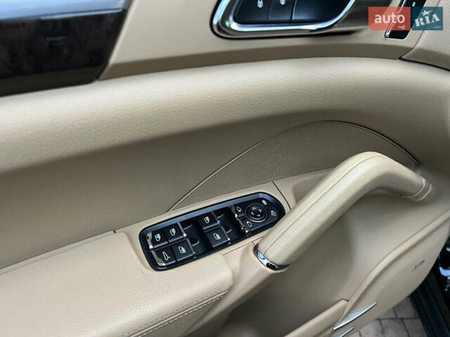 Черный Порше Каен, объемом двигателя 3.6 л и пробегом 274 тыс. км за 24950 $, фото 38 на Automoto.ua