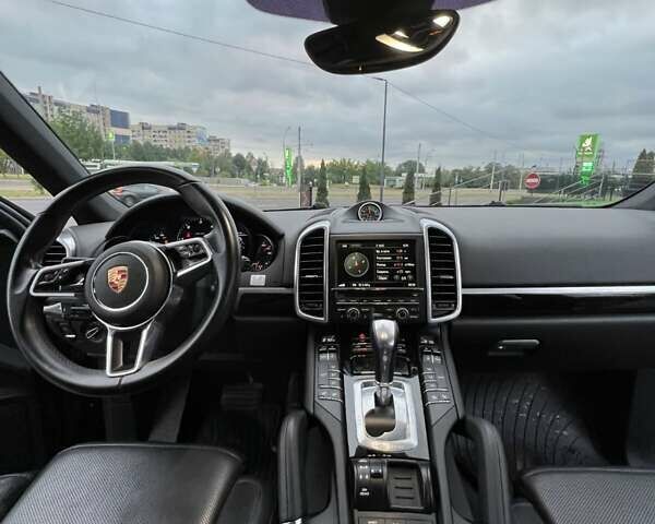 Черный Порше Каен, объемом двигателя 3 л и пробегом 80 тыс. км за 39900 $, фото 12 на Automoto.ua