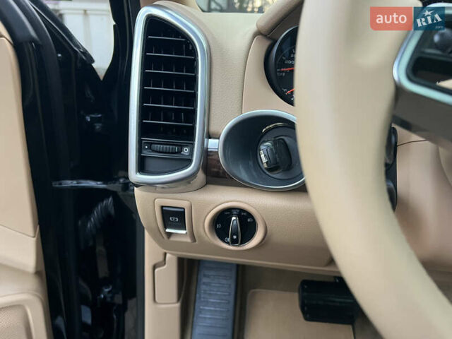 Черный Порше Каен, объемом двигателя 3.6 л и пробегом 274 тыс. км за 24950 $, фото 140 на Automoto.ua