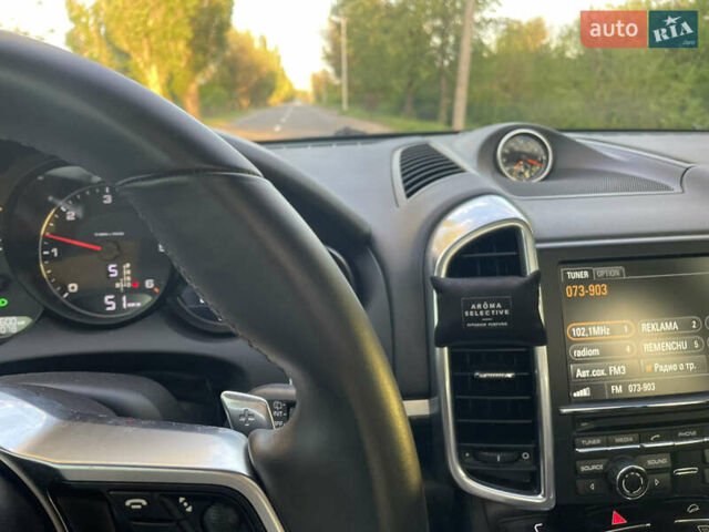 Черный Порше Каен, объемом двигателя 3 л и пробегом 223 тыс. км за 31000 $, фото 32 на Automoto.ua
