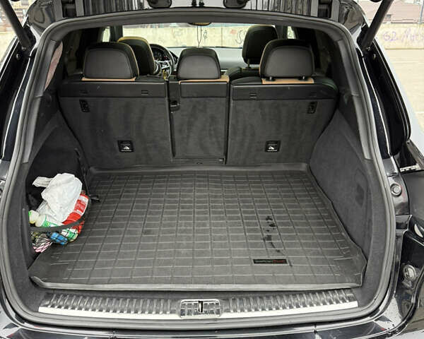 Черный Порше Каен, объемом двигателя 3.6 л и пробегом 222 тыс. км за 18000 $, фото 14 на Automoto.ua