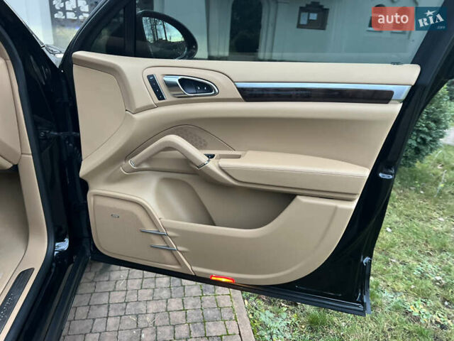 Черный Порше Каен, объемом двигателя 3.6 л и пробегом 274 тыс. км за 24950 $, фото 76 на Automoto.ua