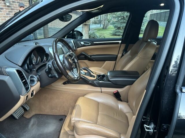 Черный Порше Каен, объемом двигателя 3.6 л и пробегом 42 тыс. км за 29700 $, фото 4 на Automoto.ua