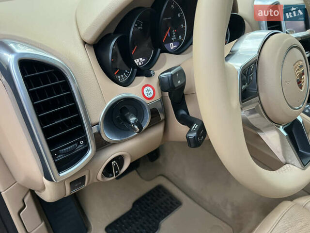 Черный Порше Каен, объемом двигателя 3.6 л и пробегом 274 тыс. км за 24950 $, фото 135 на Automoto.ua