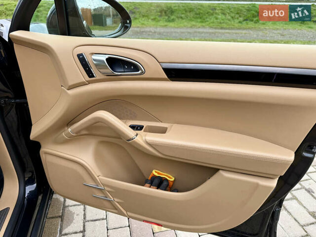 Чорний Порше Cayenne, об'ємом двигуна 3.6 л та пробігом 138 тис. км за 31000 $, фото 24 на Automoto.ua