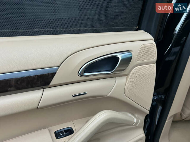 Черный Порше Каен, объемом двигателя 3.6 л и пробегом 274 тыс. км за 24950 $, фото 164 на Automoto.ua