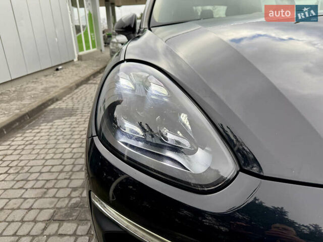 Чорний Порше Cayenne, об'ємом двигуна 3.6 л та пробігом 138 тис. км за 31000 $, фото 53 на Automoto.ua