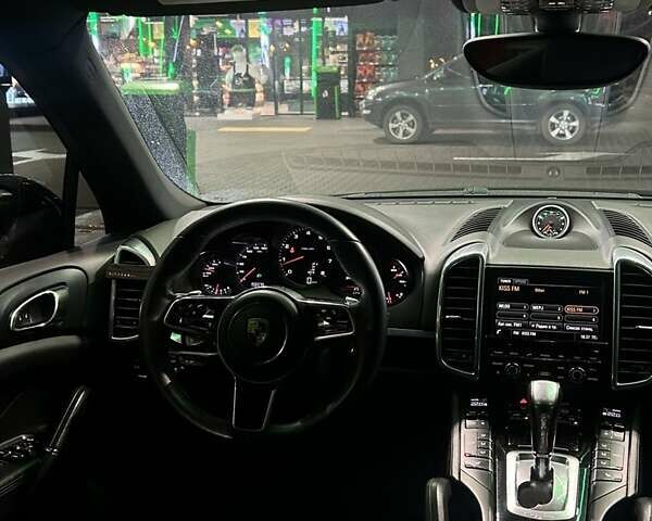Черный Порше Каен, объемом двигателя 3.6 л и пробегом 159 тыс. км за 28999 $, фото 7 на Automoto.ua