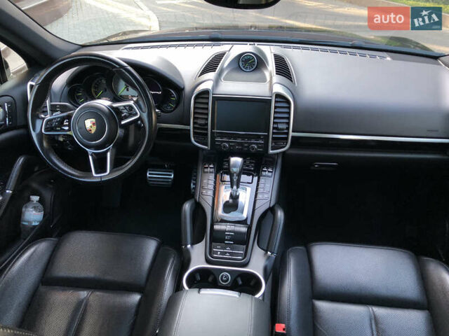 Черный Порше Каен, объемом двигателя 3 л и пробегом 110 тыс. км за 34000 $, фото 29 на Automoto.ua