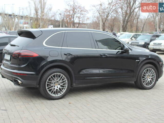 Черный Порше Каен, объемом двигателя 2.97 л и пробегом 196 тыс. км за 32000 $, фото 4 на Automoto.ua