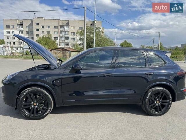 Черный Порше Каен, объемом двигателя 3 л и пробегом 124 тыс. км за 38000 $, фото 6 на Automoto.ua