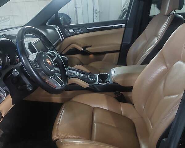 Чорний Порше Cayenne, об'ємом двигуна 3.6 л та пробігом 63 тис. км за 27000 $, фото 10 на Automoto.ua