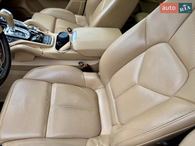 Чорний Порше Cayenne, об'ємом двигуна 3.6 л та пробігом 138 тис. км за 31000 $, фото 42 на Automoto.ua
