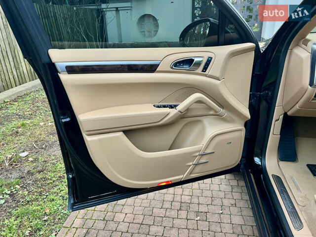 Черный Порше Каен, объемом двигателя 3.6 л и пробегом 274 тыс. км за 24950 $, фото 31 на Automoto.ua