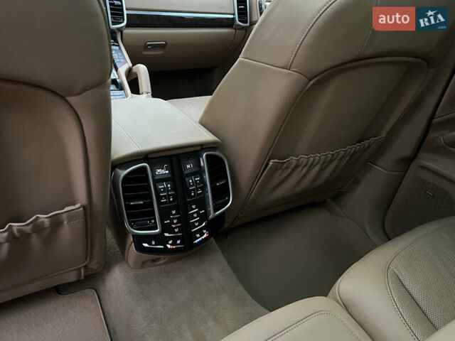 Черный Порше Каен, объемом двигателя 3.6 л и пробегом 274 тыс. км за 24950 $, фото 166 на Automoto.ua