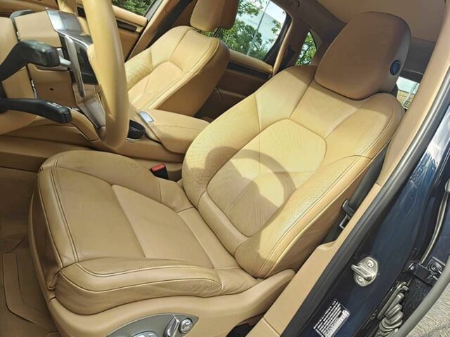 Черный Порше Каен, объемом двигателя 3 л и пробегом 79 тыс. км за 11500 $, фото 8 на Automoto.ua