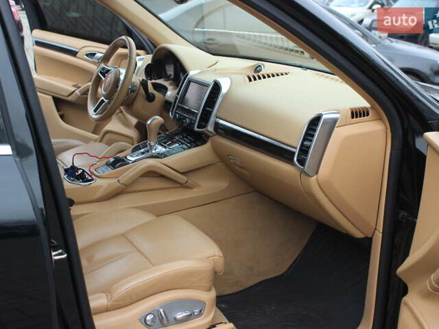 Черный Порше Каен, объемом двигателя 2.97 л и пробегом 196 тыс. км за 32000 $, фото 20 на Automoto.ua