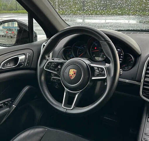 Чорний Порше Cayenne, об'ємом двигуна 2.97 л та пробігом 160 тис. км за 30000 $, фото 9 на Automoto.ua
