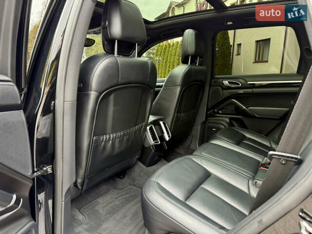 Порше Cayenne 2015 у Тернополі на Automoto.ua Чорний Порше Cayenne, об'ємом двигуна 2.97 л та пробігом 298 тис. км за 29900 $, фото 43 на Automoto.ua