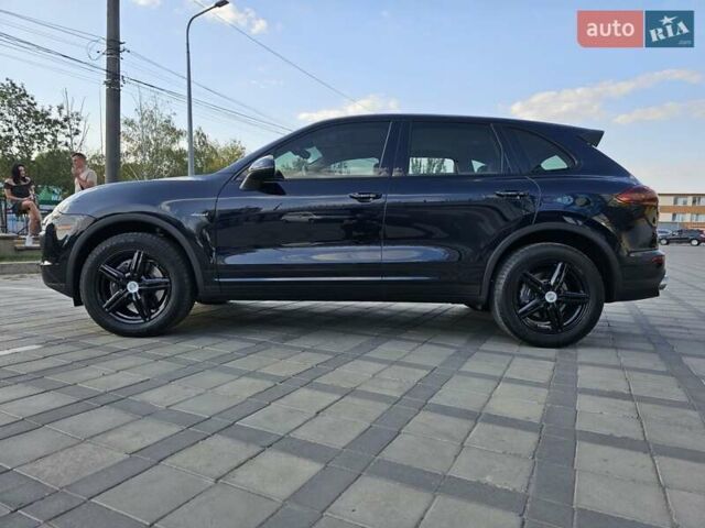 Черный Порше Каен, объемом двигателя 2.97 л и пробегом 57 тыс. км за 43900 $, фото 2 на Automoto.ua