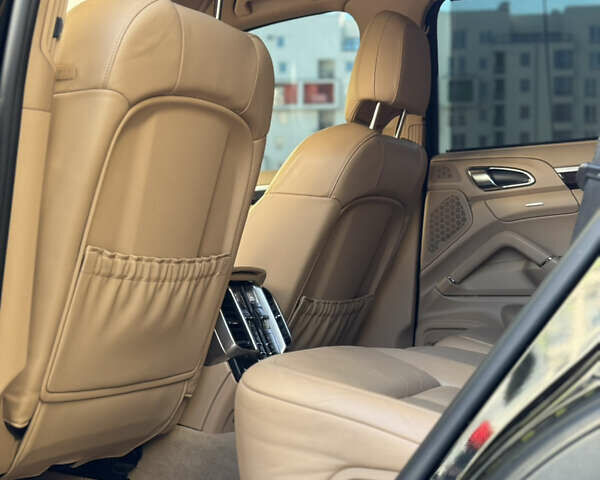 Чорний Порше Cayenne, об'ємом двигуна 3.6 л та пробігом 270 тис. км за 25000 $, фото 18 на Automoto.ua