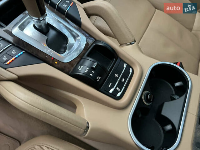 Черный Порше Каен, объемом двигателя 3.6 л и пробегом 274 тыс. км за 24950 $, фото 157 на Automoto.ua