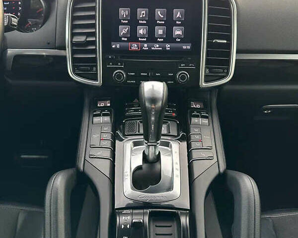 Чорний Порше Cayenne, об'ємом двигуна 2.97 л та пробігом 160 тис. км за 30000 $, фото 10 на Automoto.ua