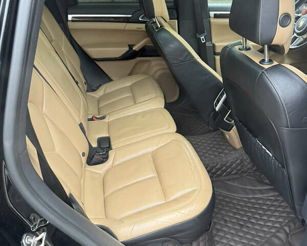 Черный Порше Каен, объемом двигателя 3.6 л и пробегом 222 тыс. км за 18000 $, фото 10 на Automoto.ua