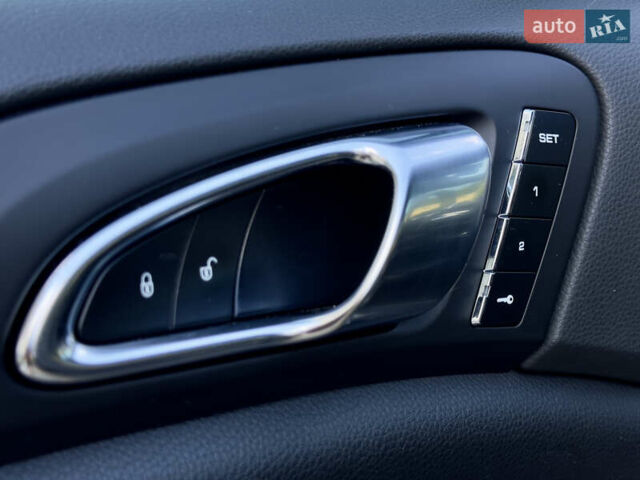 Черный Порше Каен, объемом двигателя 3 л и пробегом 101 тыс. км за 32000 $, фото 16 на Automoto.ua