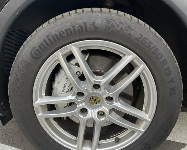 Чорний Порше Cayenne, об'ємом двигуна 3.6 л та пробігом 245 тис. км за 35550 $, фото 27 на Automoto.ua