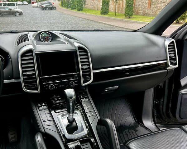 Черный Порше Каен, объемом двигателя 3.6 л и пробегом 201 тыс. км за 26900 $, фото 19 на Automoto.ua