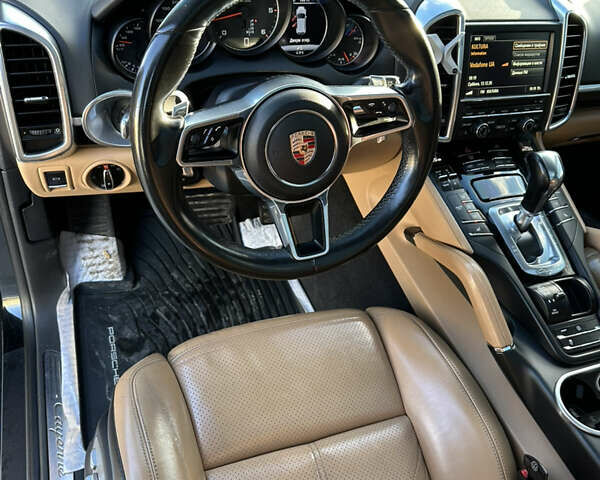 Черный Порше Каен, объемом двигателя 3 л и пробегом 170 тыс. км за 34999 $, фото 20 на Automoto.ua