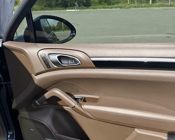 Черный Порше Каен, объемом двигателя 3 л и пробегом 124 тыс. км за 38000 $, фото 17 на Automoto.ua