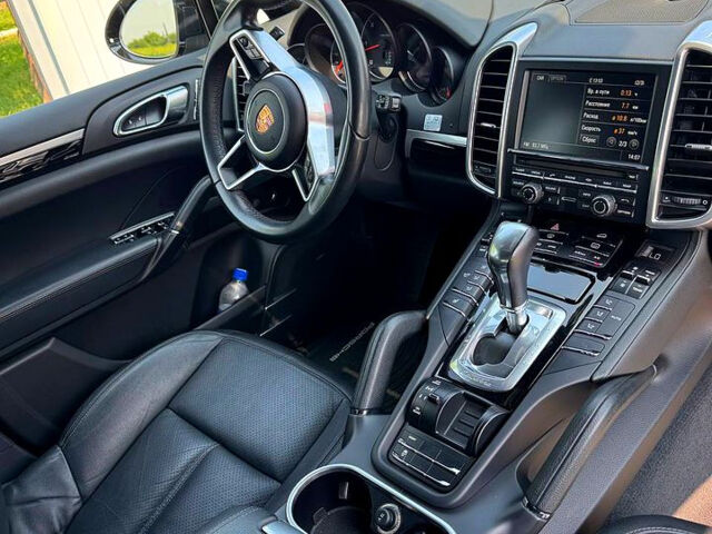 Черный Порше Каен, объемом двигателя 3 л и пробегом 170 тыс. км за 33500 $, фото 9 на Automoto.ua