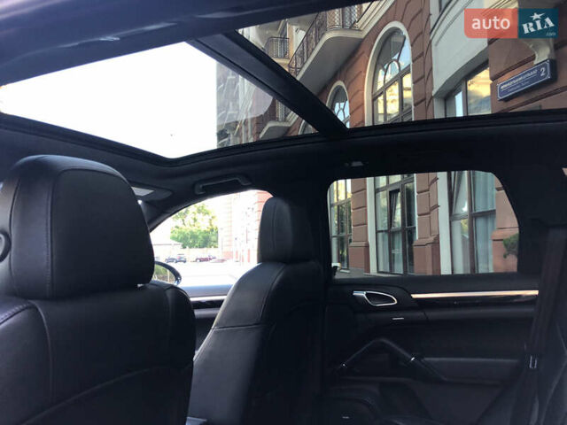 Черный Порше Каен, объемом двигателя 3 л и пробегом 110 тыс. км за 34000 $, фото 23 на Automoto.ua
