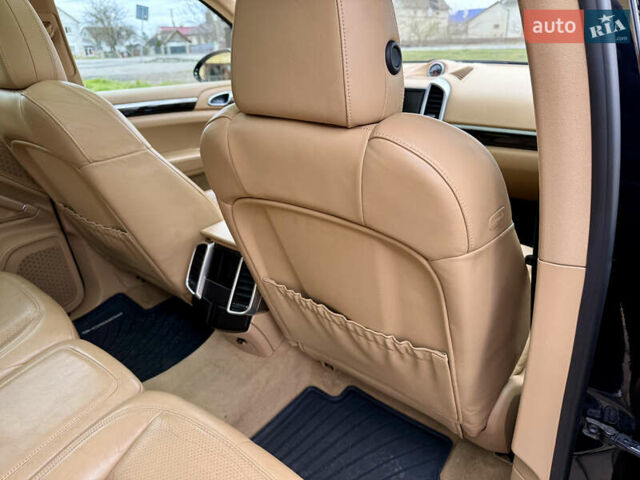 Чорний Порше Cayenne, об'ємом двигуна 3.6 л та пробігом 138 тис. км за 31000 $, фото 23 на Automoto.ua