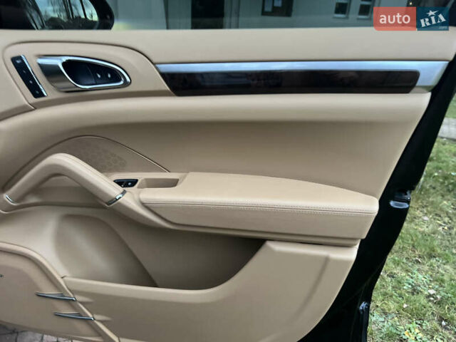 Черный Порше Каен, объемом двигателя 3.6 л и пробегом 274 тыс. км за 24950 $, фото 183 на Automoto.ua