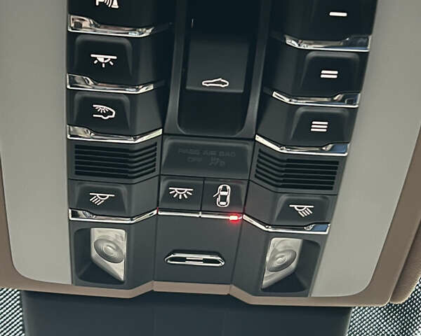 Черный Порше Каен, объемом двигателя 3.6 л и пробегом 274 тыс. км за 24950 $, фото 89 на Automoto.ua