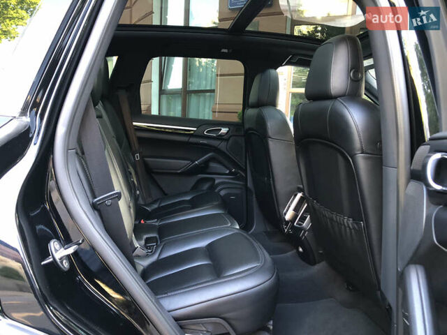 Черный Порше Каен, объемом двигателя 3 л и пробегом 110 тыс. км за 34000 $, фото 27 на Automoto.ua