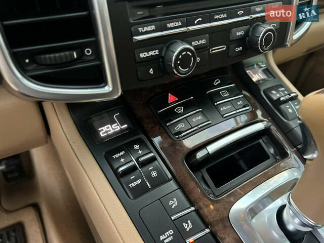 Черный Порше Каен, объемом двигателя 3.6 л и пробегом 274 тыс. км за 24950 $, фото 153 на Automoto.ua