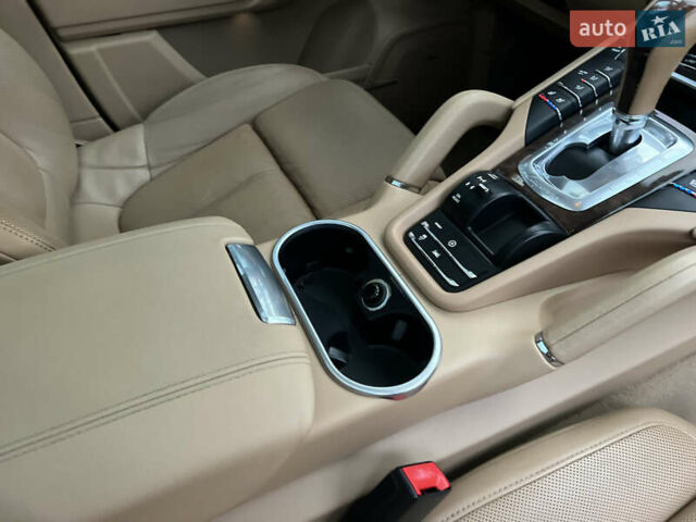 Черный Порше Каен, объемом двигателя 3.6 л и пробегом 274 тыс. км за 24950 $, фото 189 на Automoto.ua