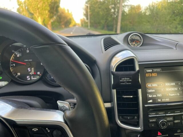 Черный Порше Каен, объемом двигателя 3 л и пробегом 228 тыс. км за 28000 $, фото 17 на Automoto.ua