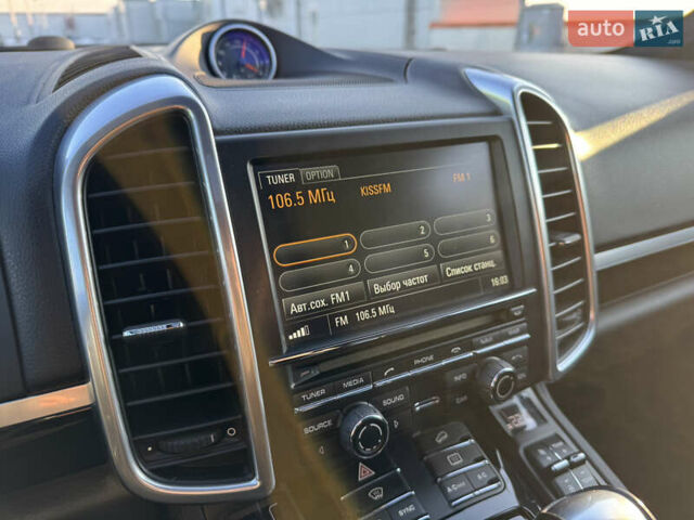 Чорний Порше Cayenne, об'ємом двигуна 3.6 л та пробігом 88 тис. км за 23950 $, фото 33 на Automoto.ua