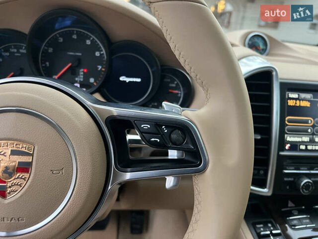 Черный Порше Каен, объемом двигателя 3.6 л и пробегом 274 тыс. км за 24950 $, фото 147 на Automoto.ua