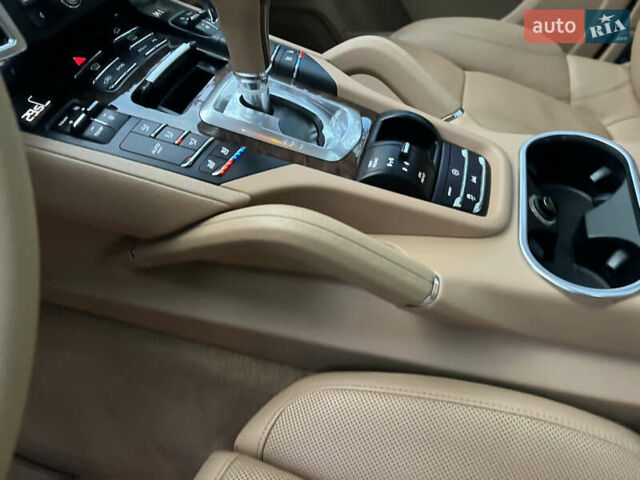 Черный Порше Каен, объемом двигателя 3.6 л и пробегом 274 тыс. км за 24950 $, фото 155 на Automoto.ua