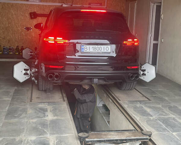 Черный Порше Каен, объемом двигателя 3 л и пробегом 223 тыс. км за 31000 $, фото 30 на Automoto.ua