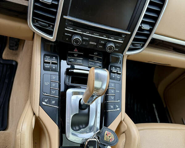 Чорний Порше Cayenne, об'ємом двигуна 3.6 л та пробігом 138 тис. км за 31000 $, фото 13 на Automoto.ua