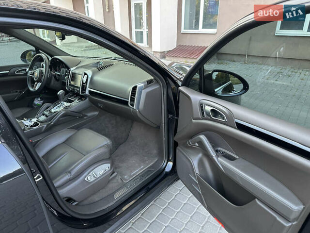 Чорний Порше Cayenne, об'ємом двигуна 2.97 л та пробігом 220 тис. км за 40000 $, фото 8 на Automoto.ua