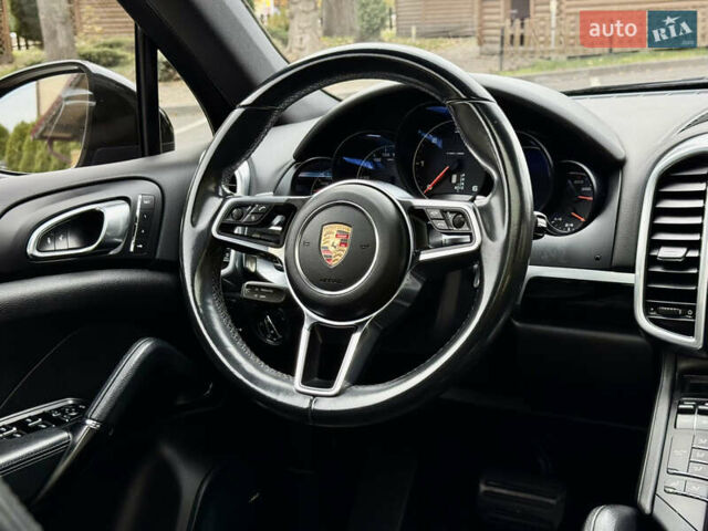 Порше Cayenne 2015 у Тернополі на Automoto.ua Чорний Порше Cayenne, об'ємом двигуна 2.97 л та пробігом 298 тис. км за 29900 $, фото 50 на Automoto.ua