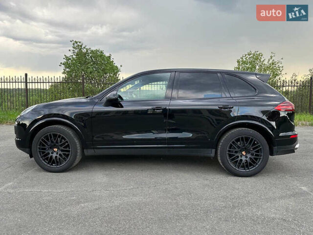 Чорний Порше Cayenne, об'ємом двигуна 2.97 л та пробігом 160 тис. км за 30000 $, фото 2 на Automoto.ua